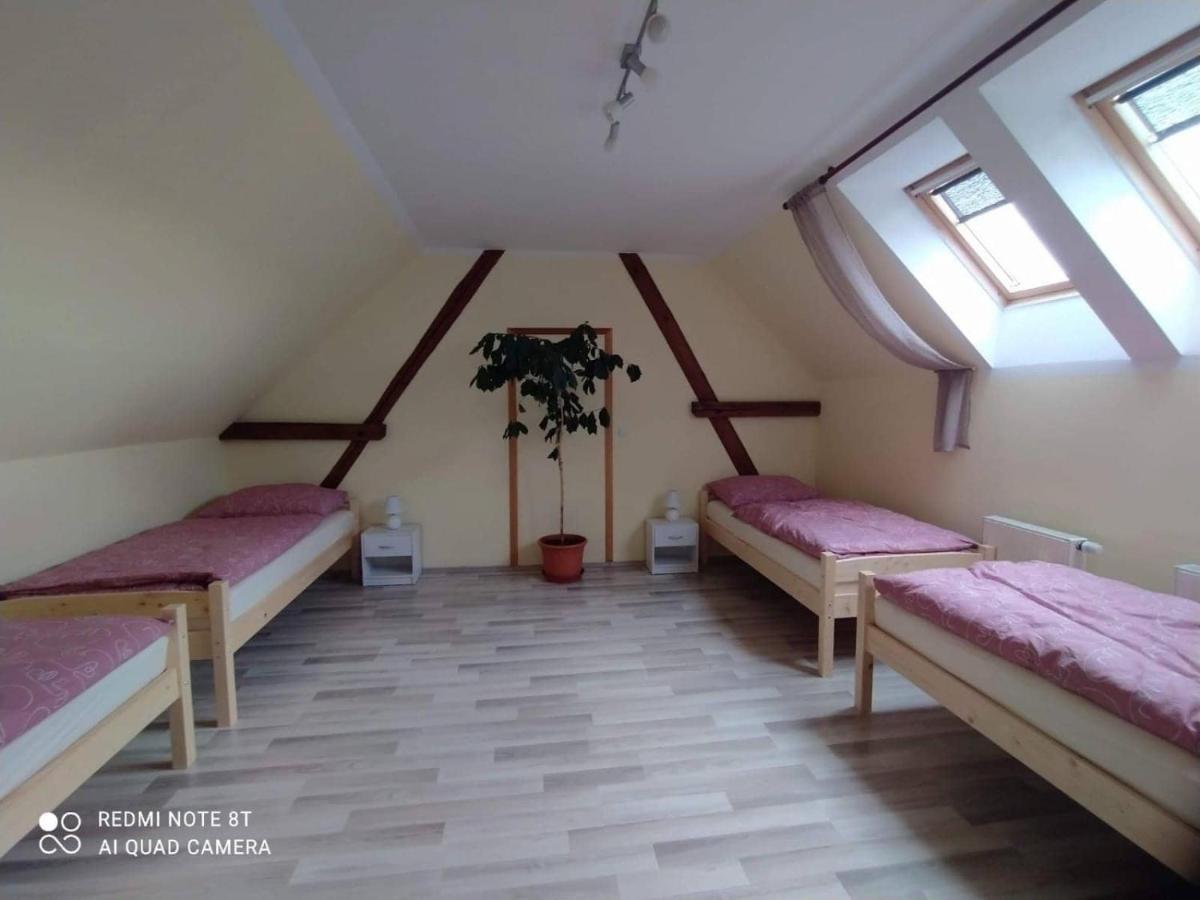 Ubytovani Nadeje Klec Bagian luar foto